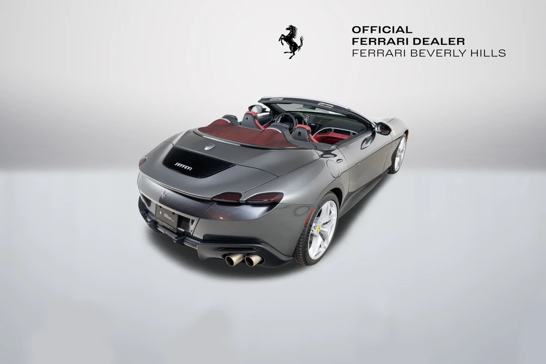 2025 Ferrari Roma Spider - Image 18 of 31