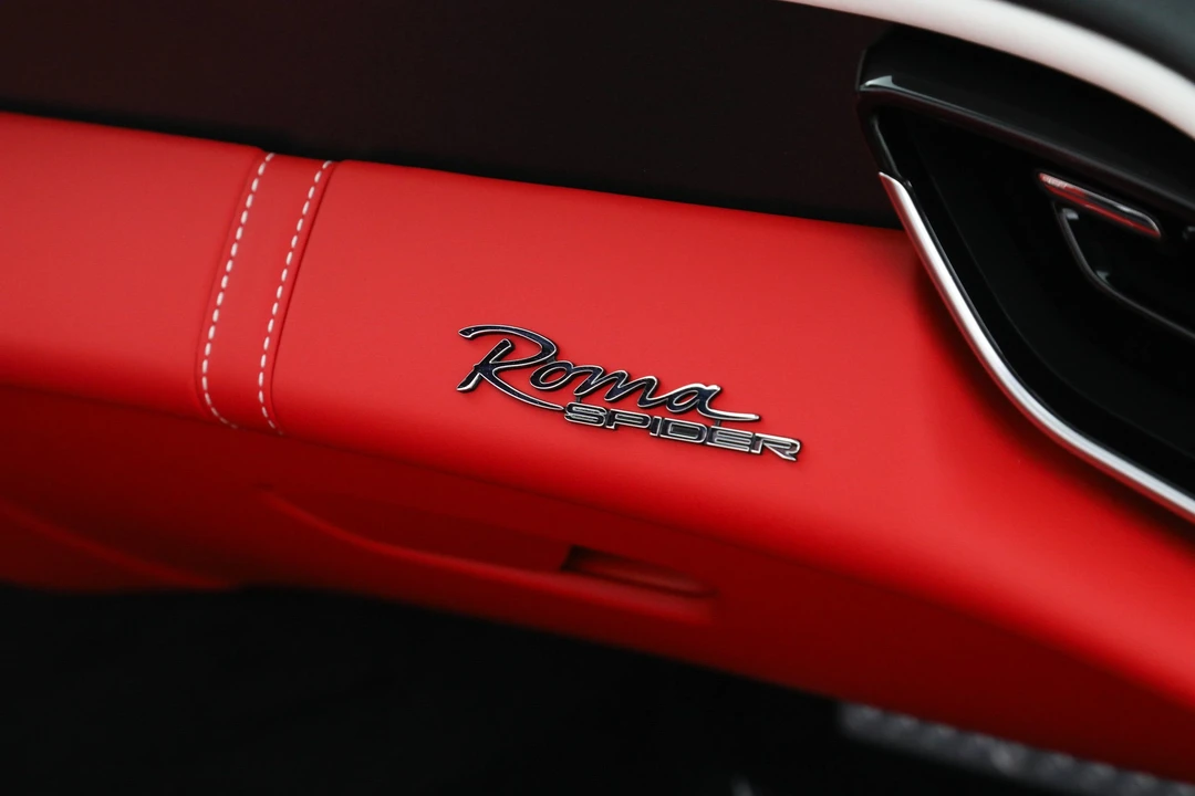 2025 Ferrari Roma Spider - Image 21 of 31