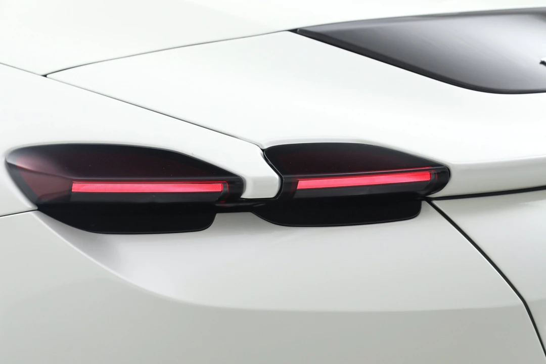 2025 Ferrari Roma Spider - Image 17 of 31
