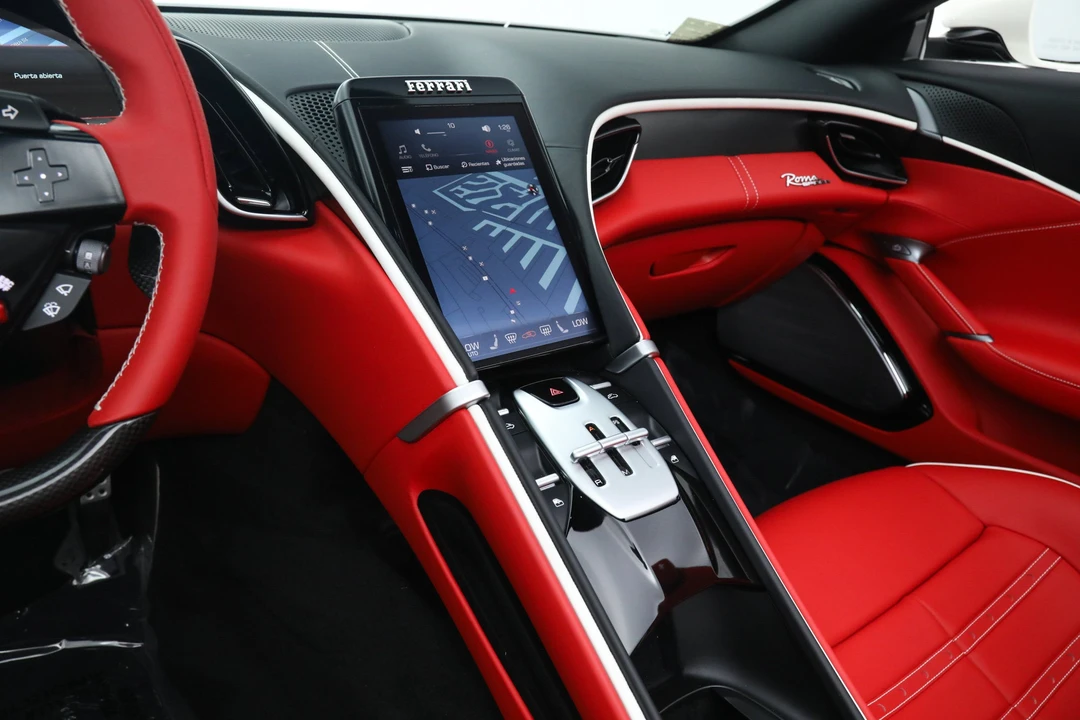 2025 Ferrari Roma Spider - Image 30 of 31