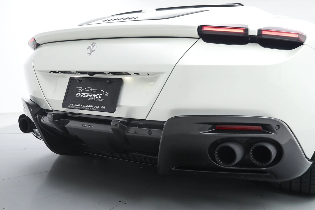 2025 Ferrari Roma Spider - Image 18 of 31