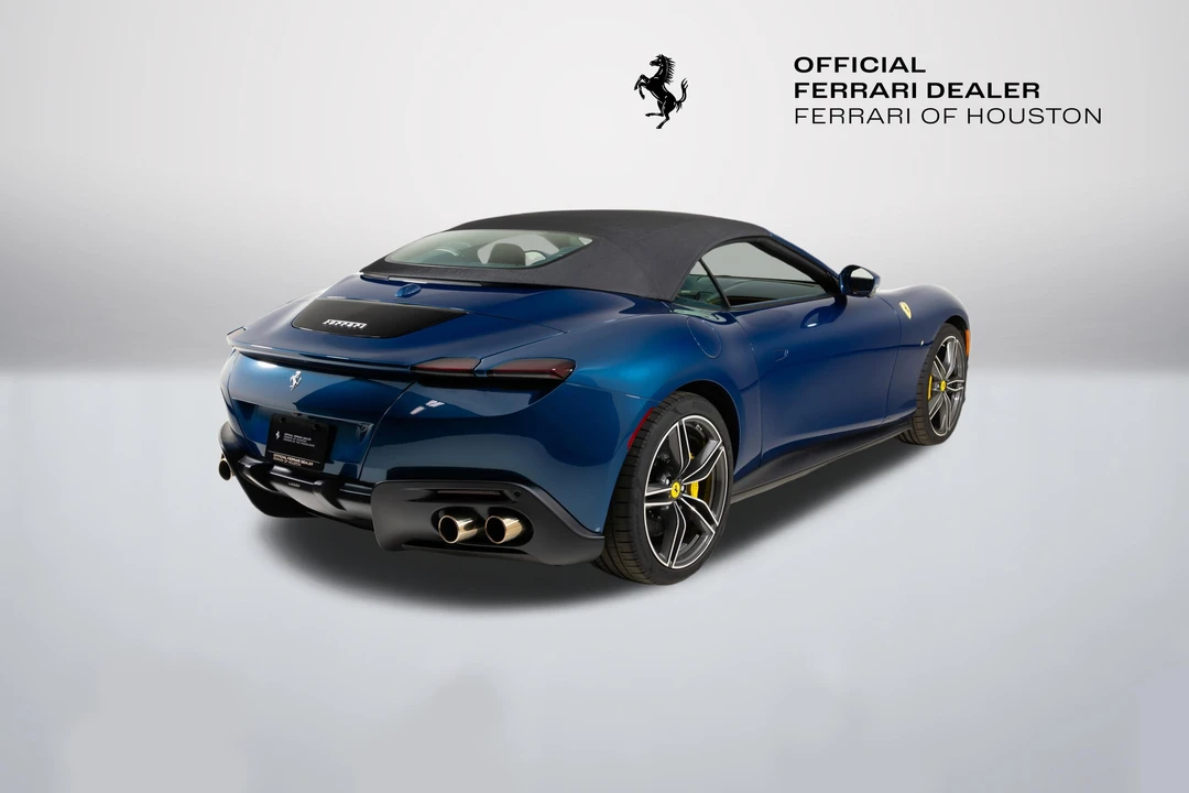 2025 Ferrari Roma Spider - Image 28 of 31