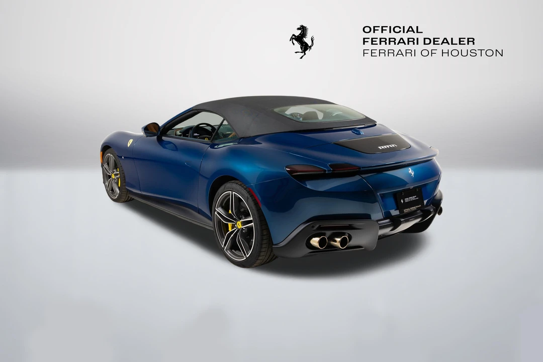 2025 Ferrari Roma Spider - Image 25 of 31