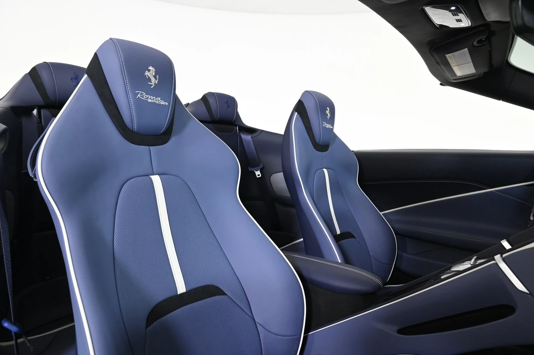 2025 Ferrari Roma Spider - Image 19 of 31