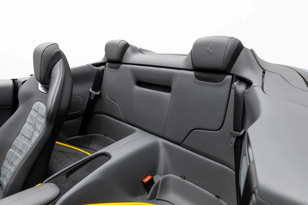 2025 Ferrari Roma Spider - Image 26 of 31