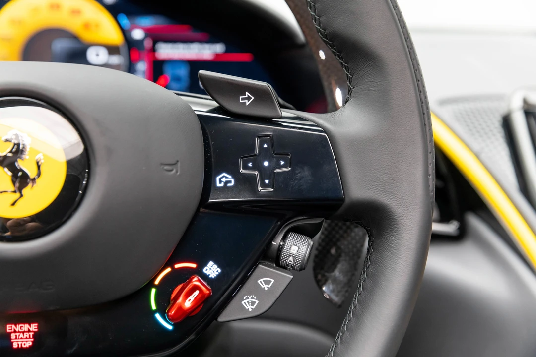 2025 Ferrari Roma Spider - Image 19 of 31