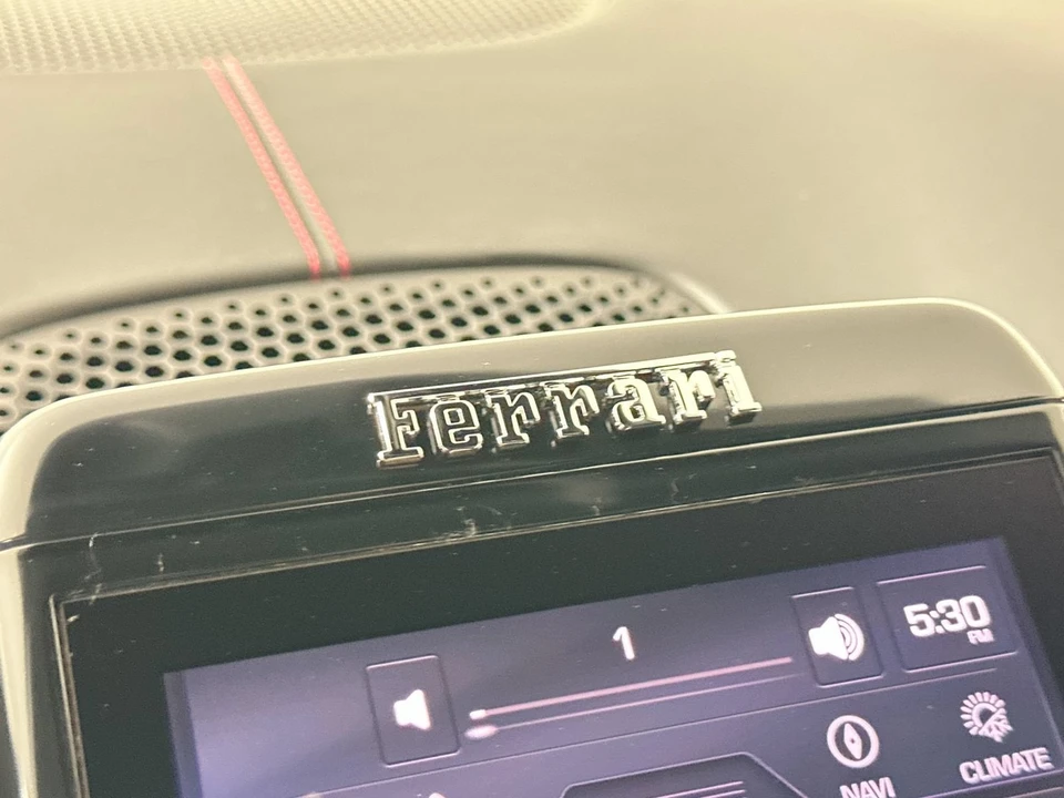 2025 Ferrari Roma Spider - Image 26 of 31