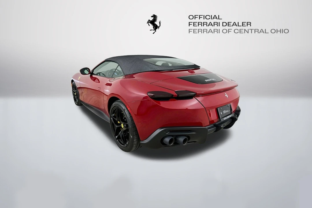 2025 Ferrari Roma Spider - Image 7 of 31