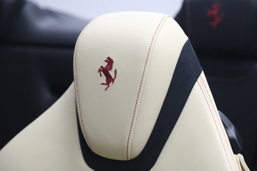 2025 Ferrari Roma Spider - Image 22 of 31