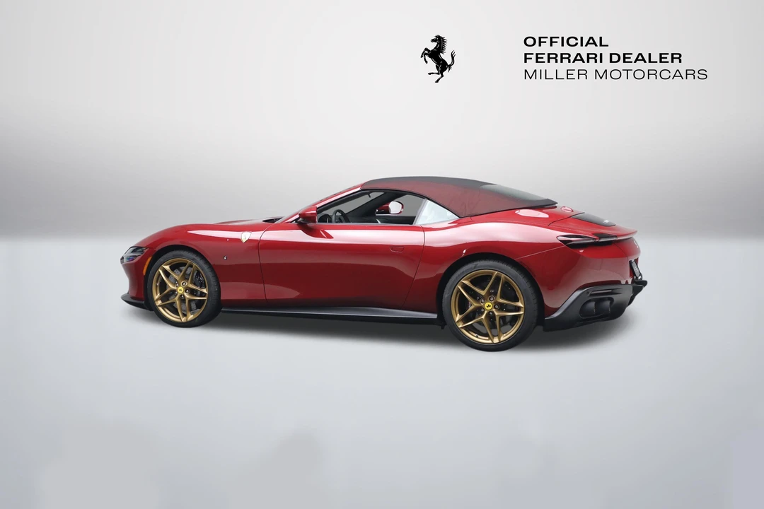 2025 Ferrari Roma Spider - Image 28 of 31