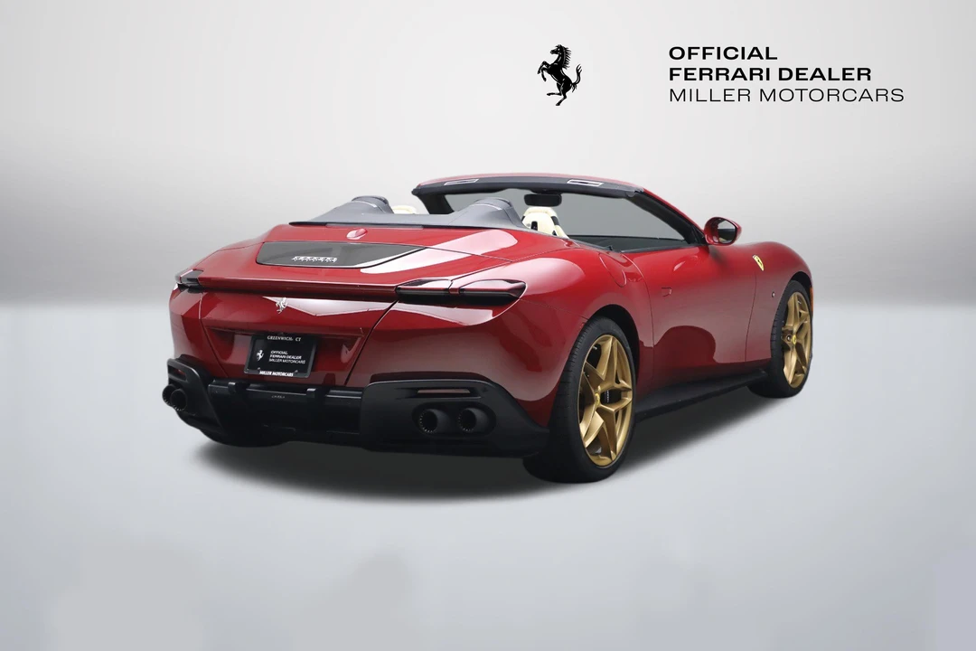 2025 Ferrari Roma Spider - Image 8 of 31