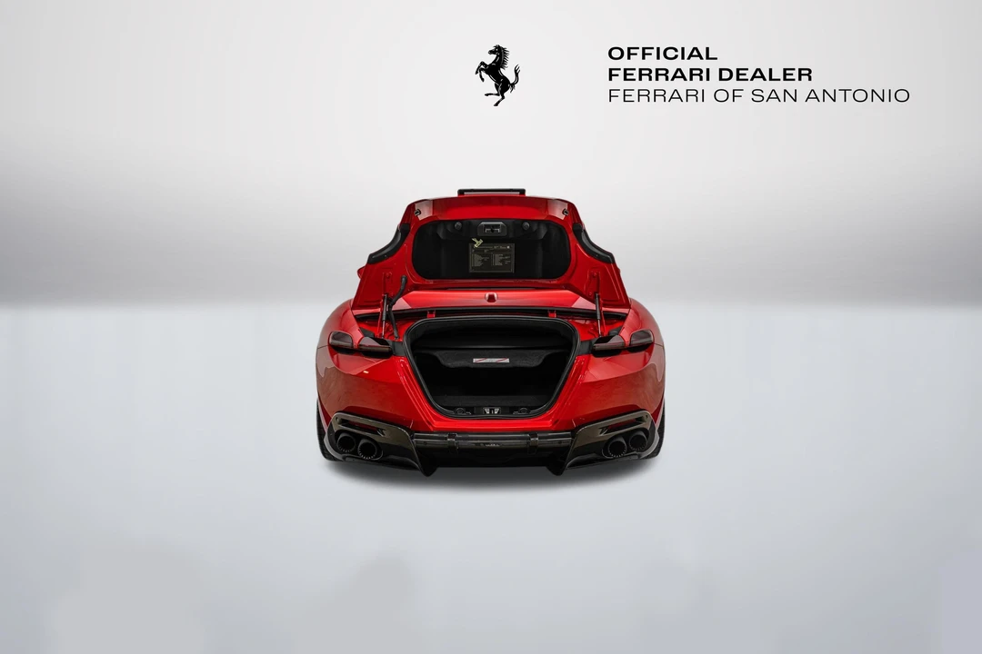 2025 Ferrari Roma Spider - Image 25 of 31