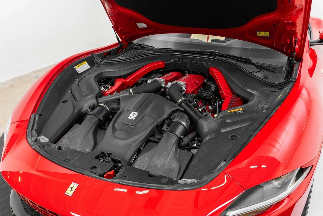 2025 Ferrari Roma Spider - Image 23 of 31