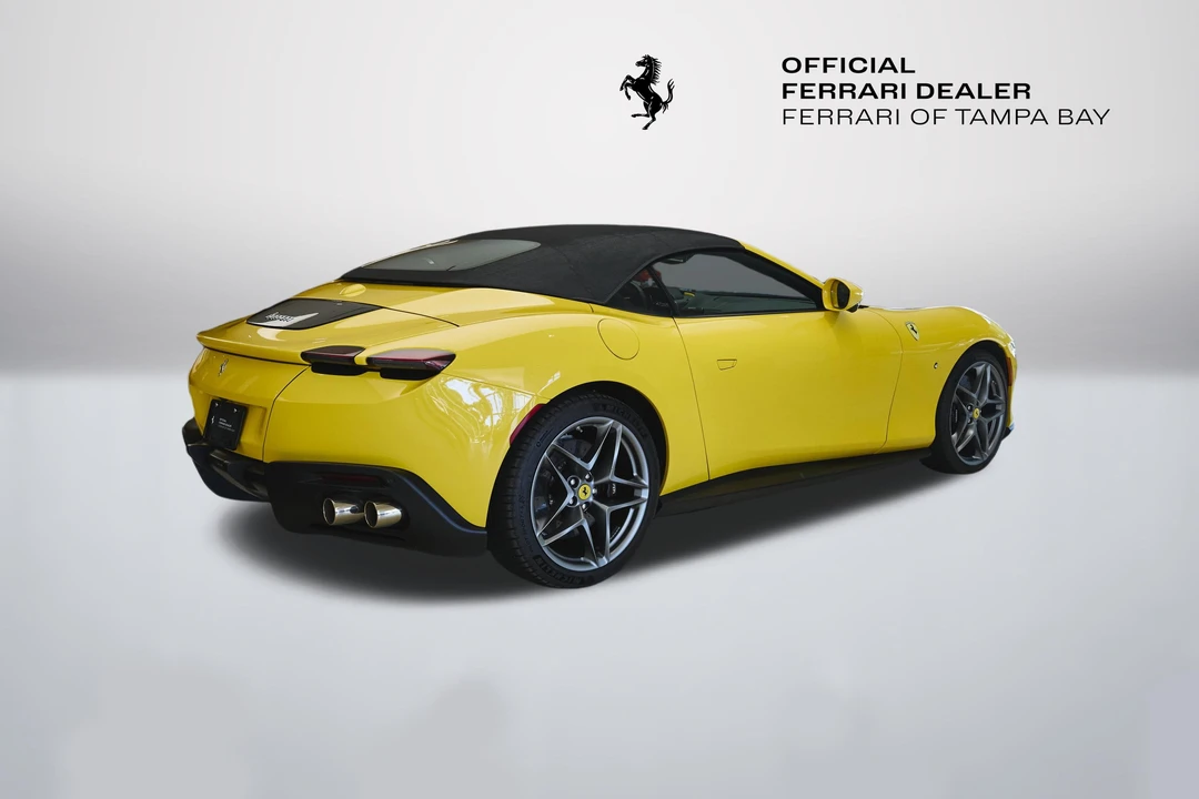 2025 Ferrari Roma Spider - Image 25 of 31
