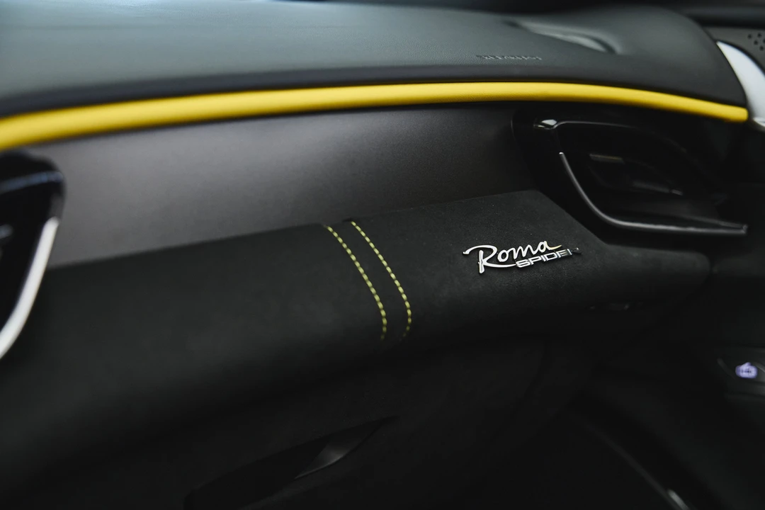 2025 Ferrari Roma Spider - Image 16 of 31