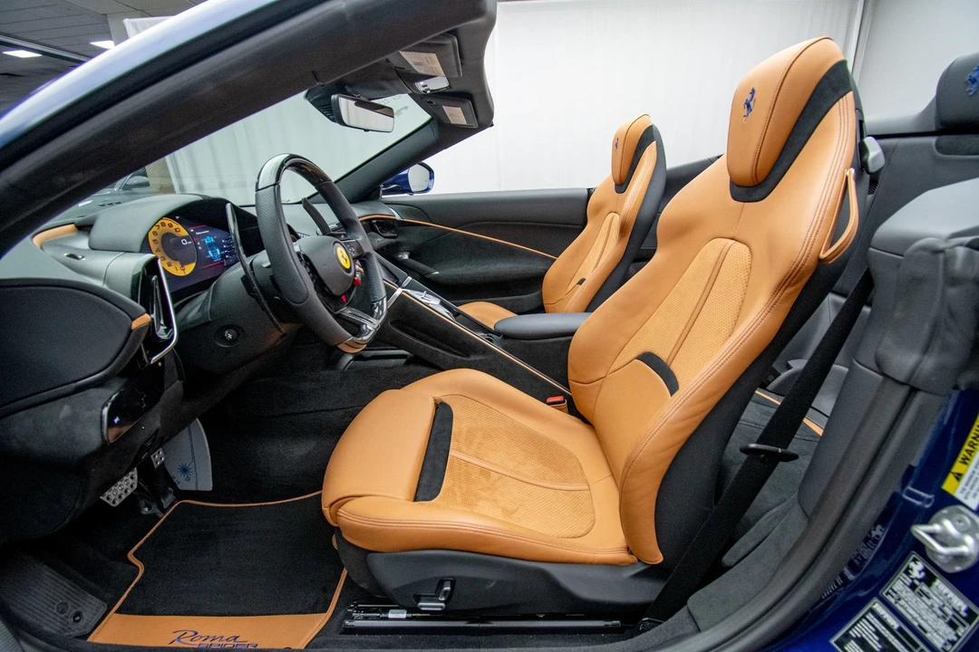 2025 Ferrari Roma Spider - Image 20 of 31