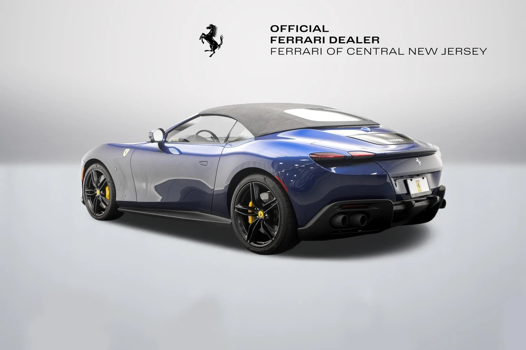 2025 Ferrari Roma Spider - Image 13 of 31
