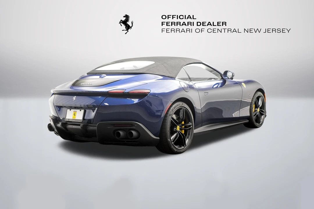 2025 Ferrari Roma Spider - Image 11 of 31