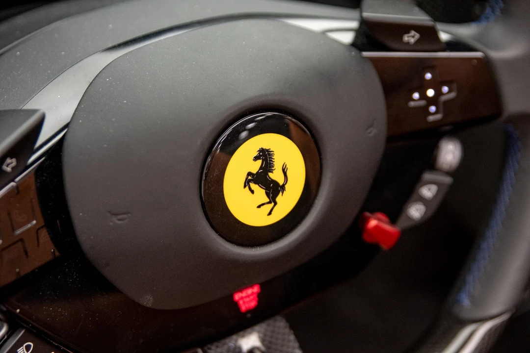 2025 Ferrari Roma Spider - Image 25 of 31