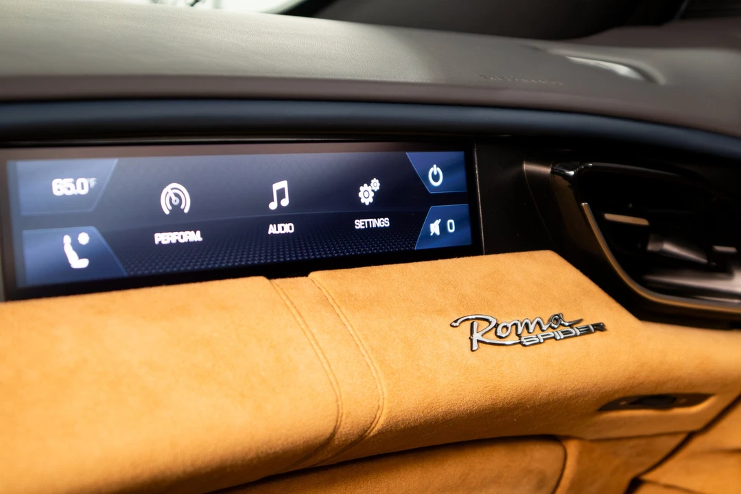 2025 Ferrari Roma Spider - Image 17 of 19
