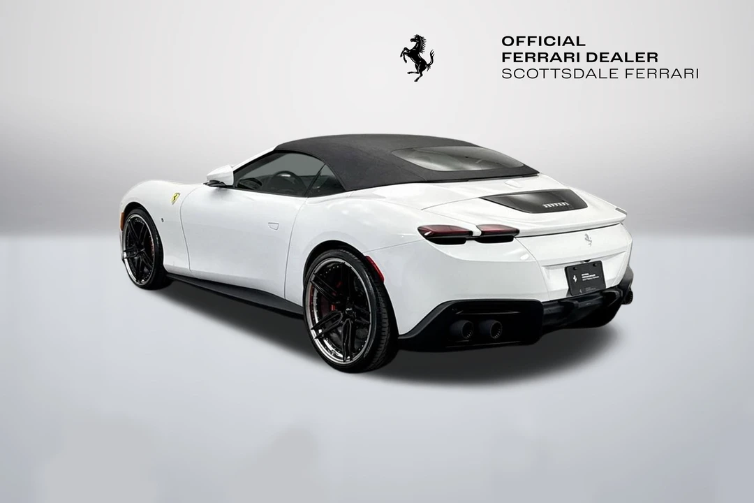 2025 Ferrari Roma Spider - Image 15 of 31