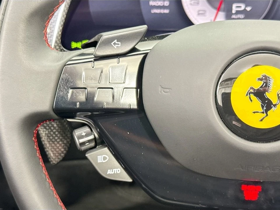2025 Ferrari Roma Spider - Image 19 of 31
