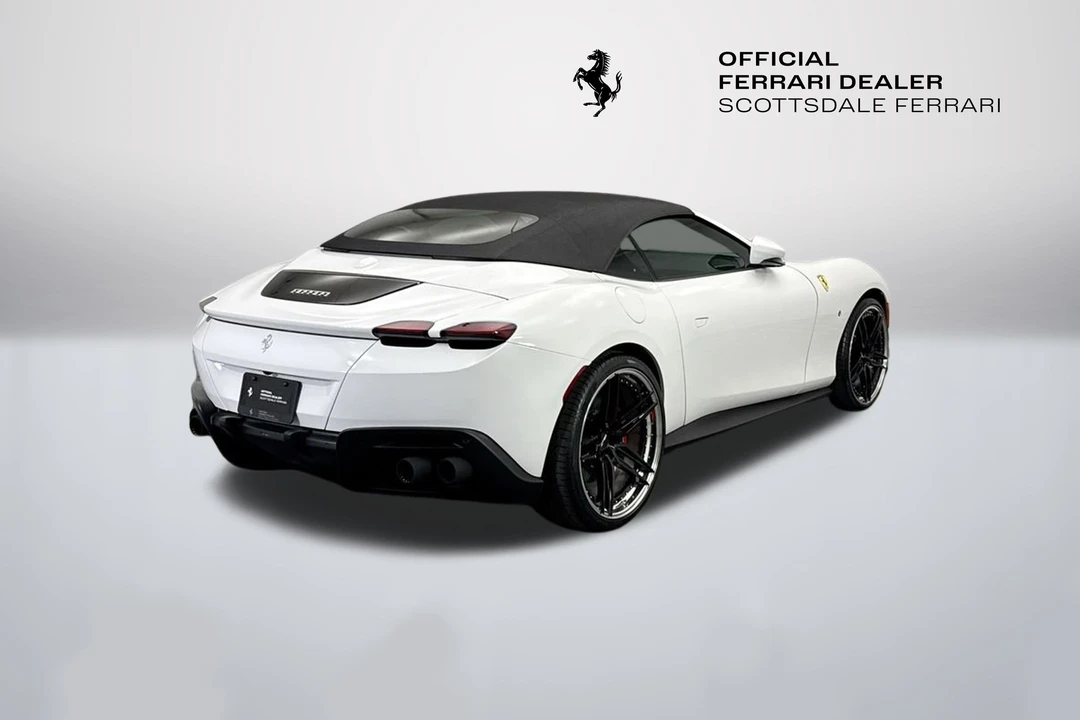 2025 Ferrari Roma Spider - Image 13 of 31