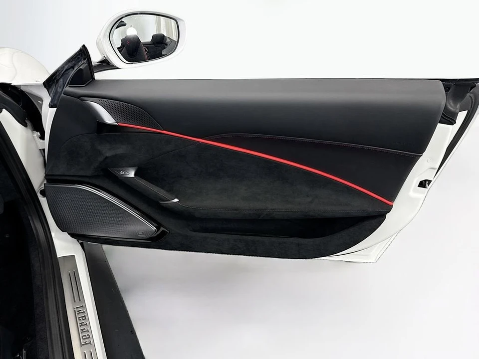 2025 Ferrari Roma Spider - Image 31 of 31