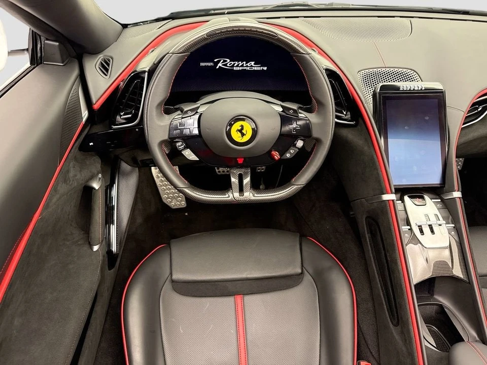 2025 Ferrari Roma Spider - Image 18 of 31