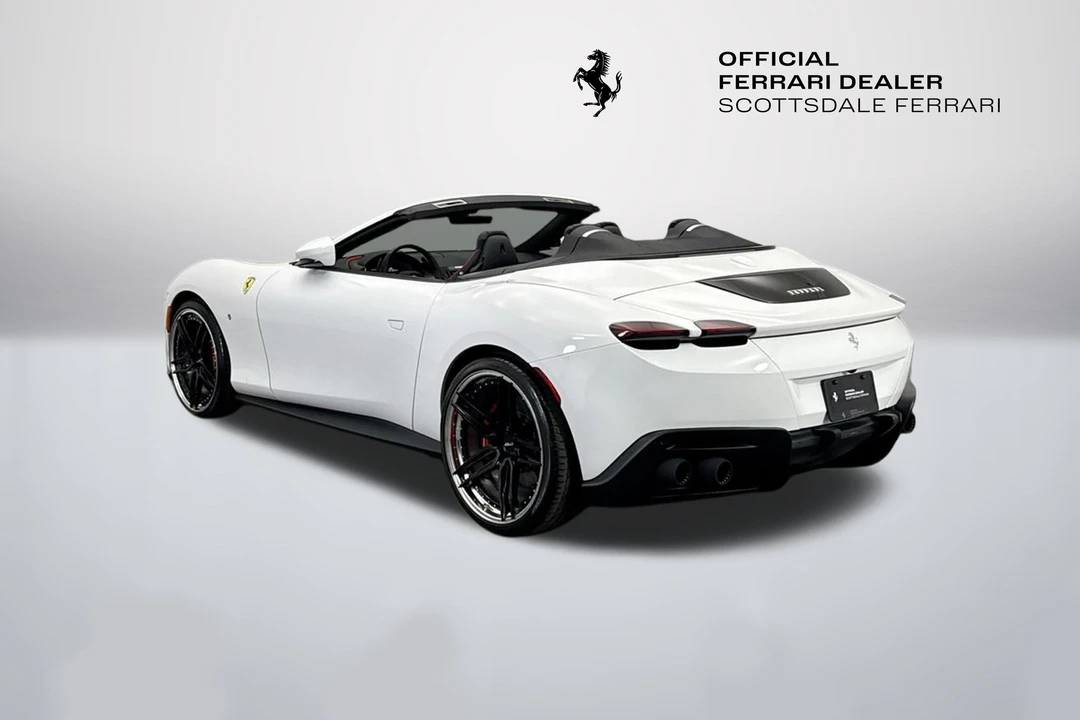 2025 Ferrari Roma Spider - Image 7 of 31