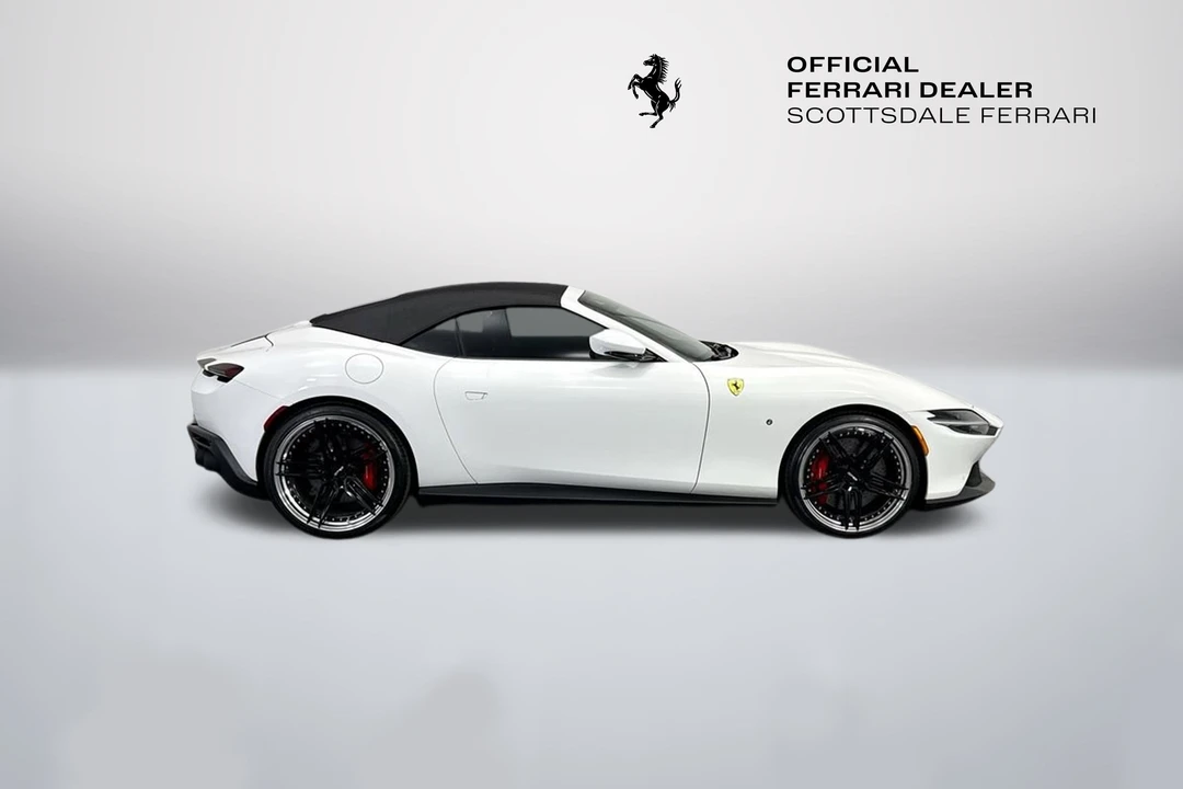 2025 Ferrari Roma Spider - Image 12 of 31