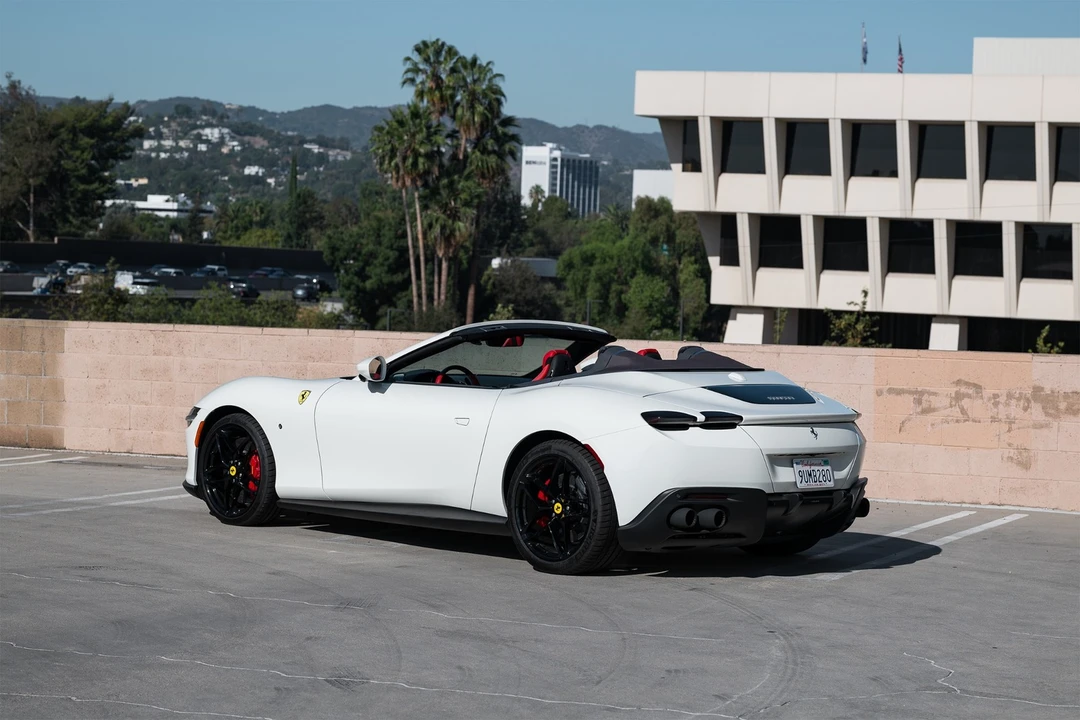 2025 Ferrari Roma Spider - Image 6 of 31