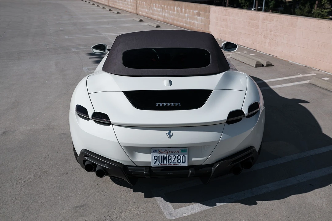 2025 Ferrari Roma Spider - Image 22 of 31