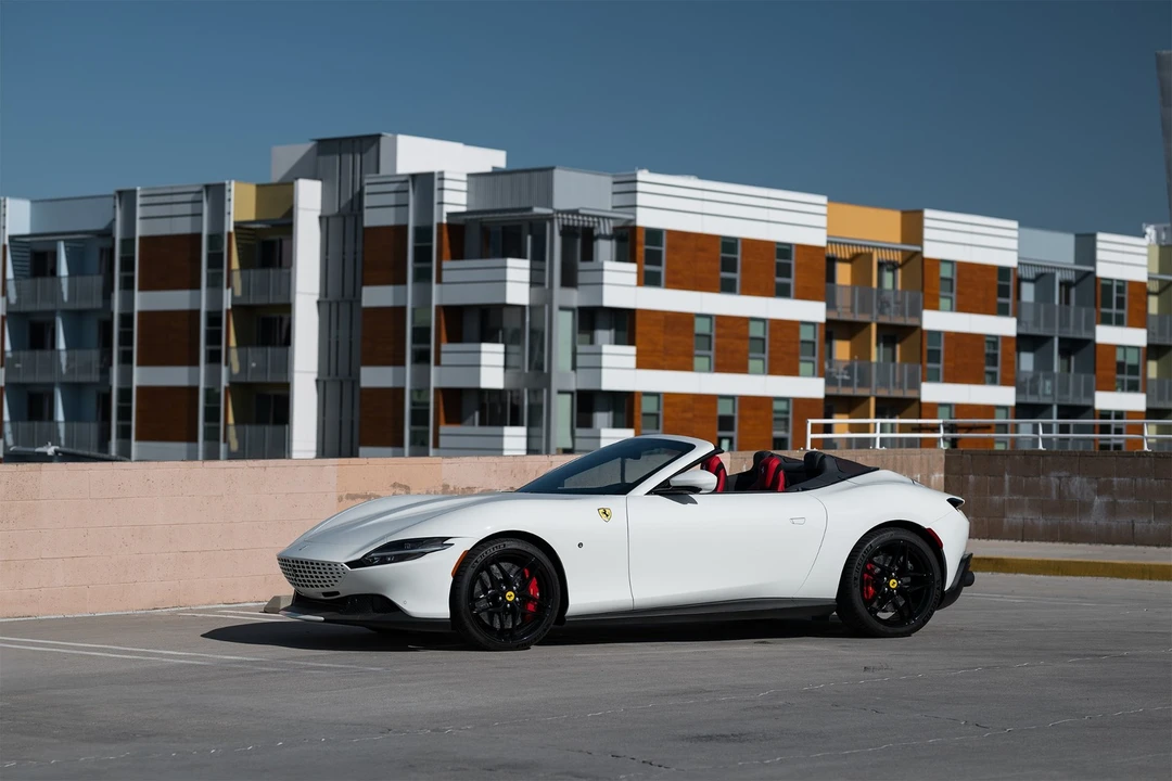 2025 Ferrari Roma Spider - Image 4 of 31