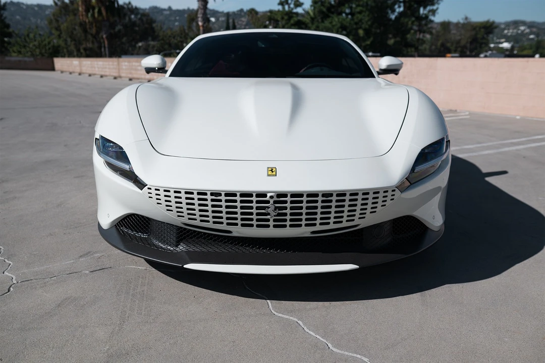 2025 Ferrari Roma Spider - Image 30 of 31