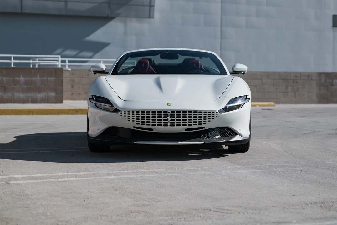 2025 Ferrari Roma Spider - Image 9 of 31