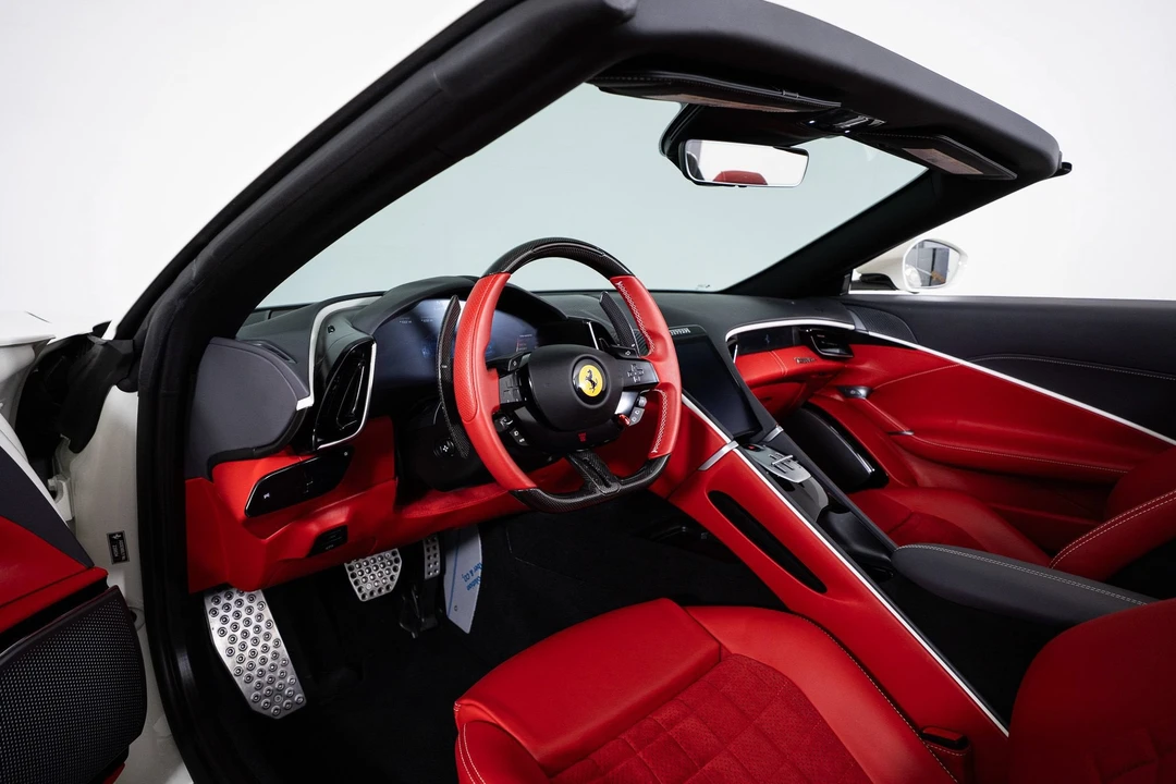 2025 Ferrari Roma Spider - Image 19 of 31
