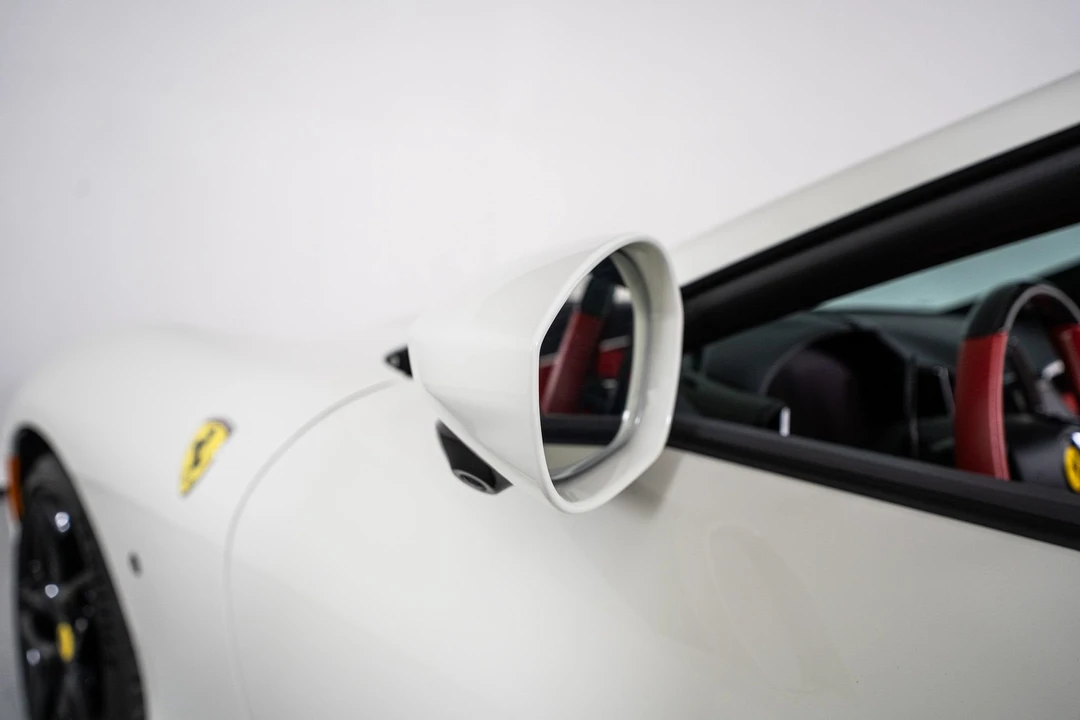 2025 Ferrari Roma Spider - Image 11 of 31