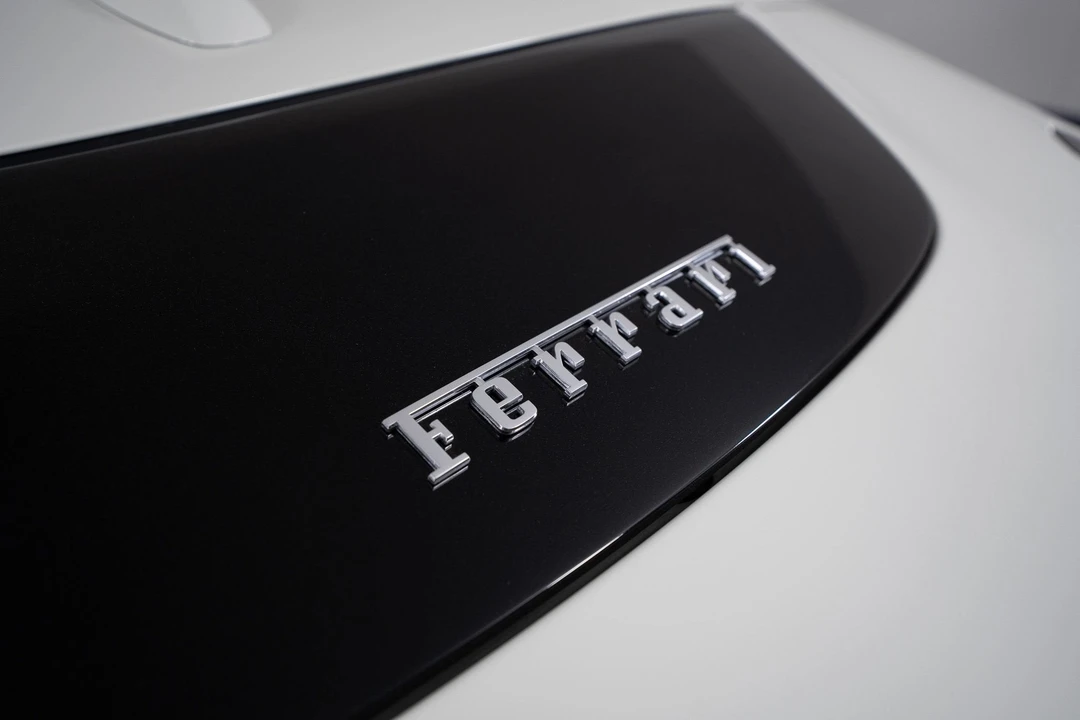 2025 Ferrari Roma Spider - Image 15 of 31