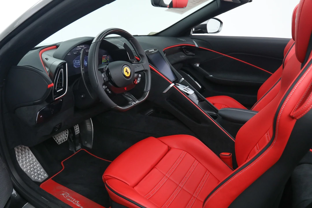 2025 Ferrari Roma Spider - Image 2 of 31