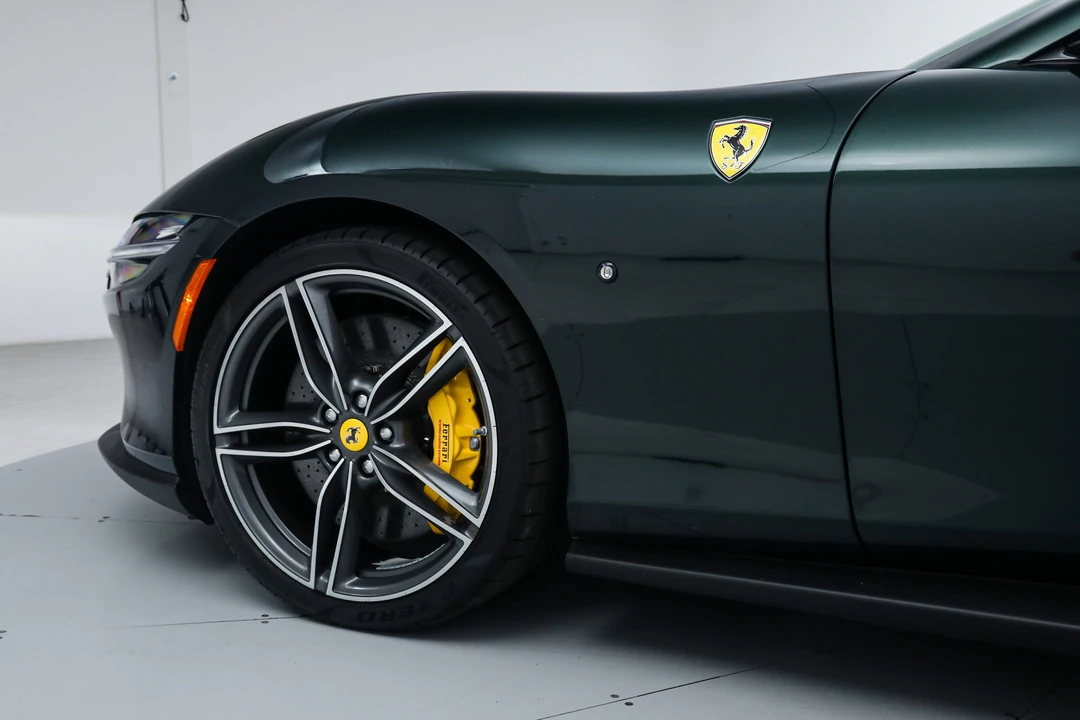 2025 Ferrari Roma Spider - Image 17 of 31
