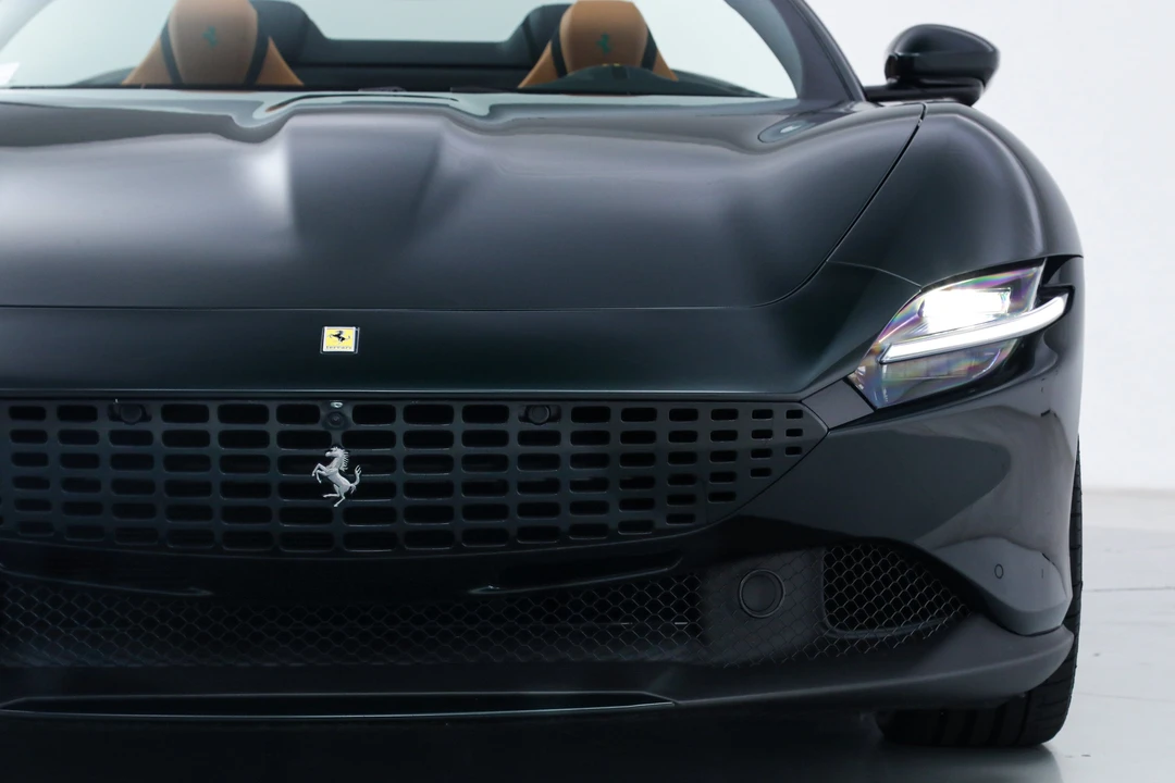 2025 Ferrari Roma Spider - Image 15 of 31
