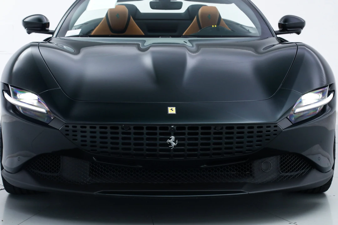 2025 Ferrari Roma Spider - Image 14 of 31