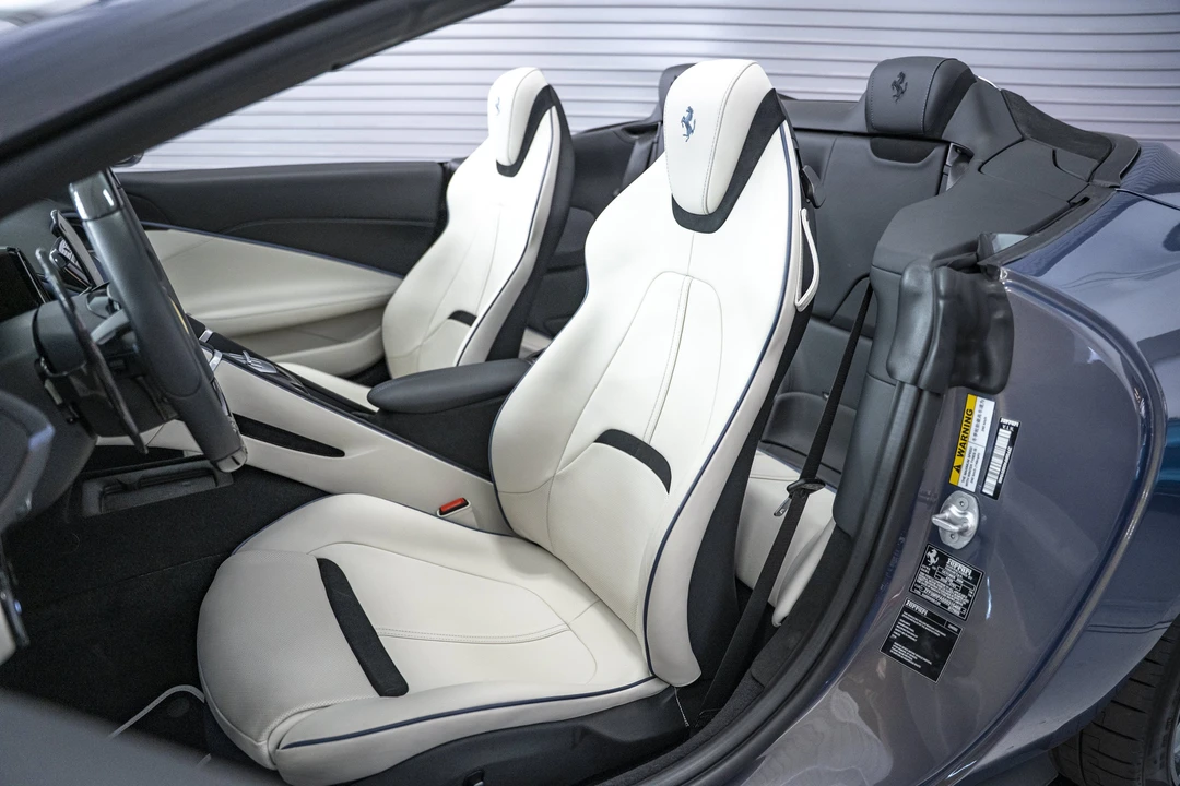 2025 Ferrari Roma Spider - Image 23 of 31