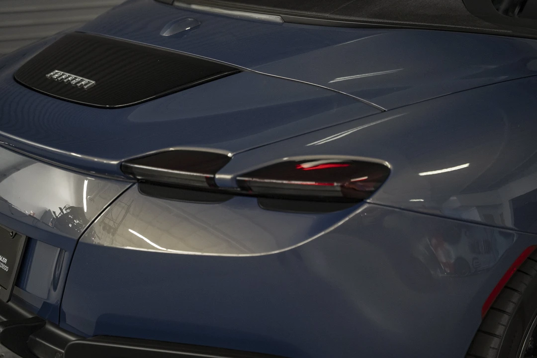 2025 Ferrari Roma Spider - Image 10 of 31