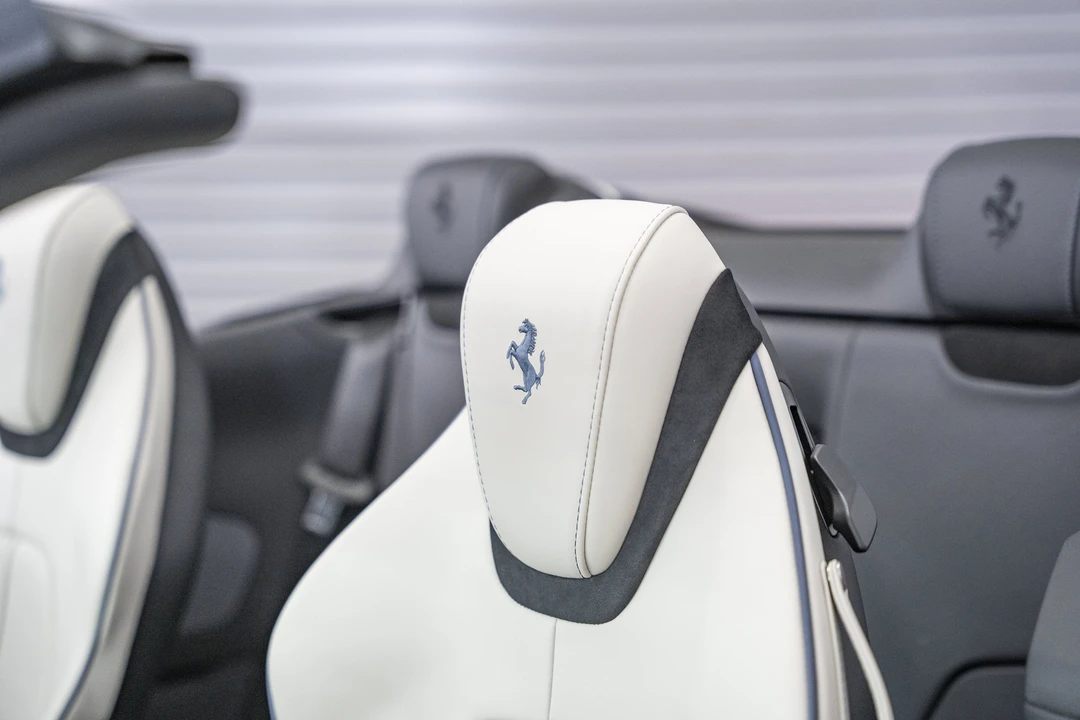 2025 Ferrari Roma Spider - Image 24 of 31