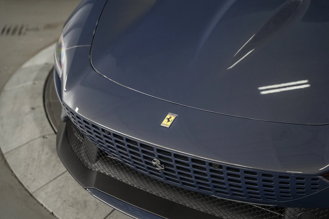 2025 Ferrari Roma Spider - Image 12 of 31