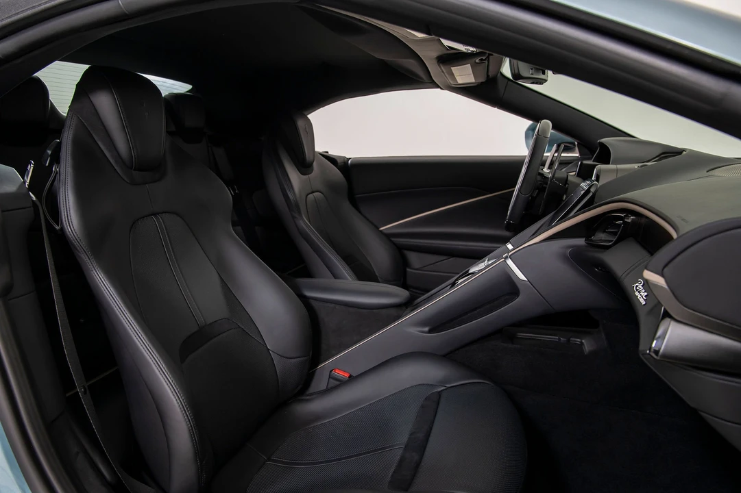 2025 Ferrari Roma Spider - Image 17 of 31