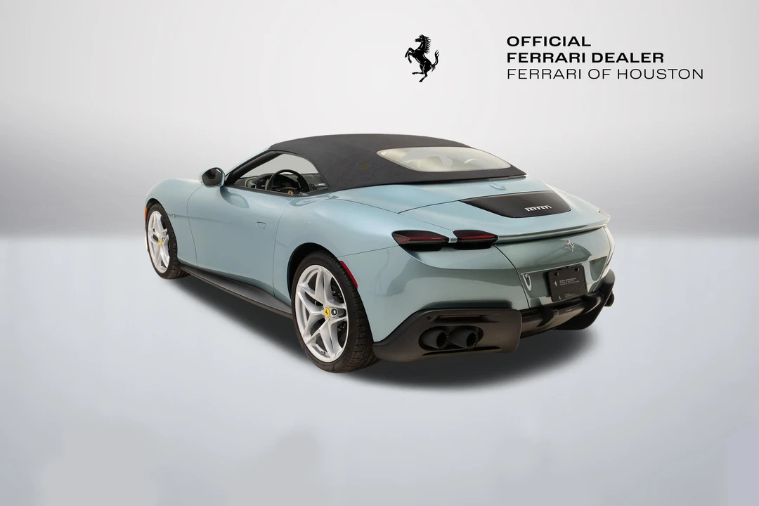 2025 Ferrari Roma Spider - Image 25 of 31