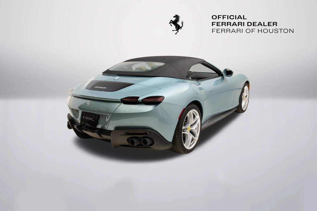 2025 Ferrari Roma Spider - Image 28 of 31